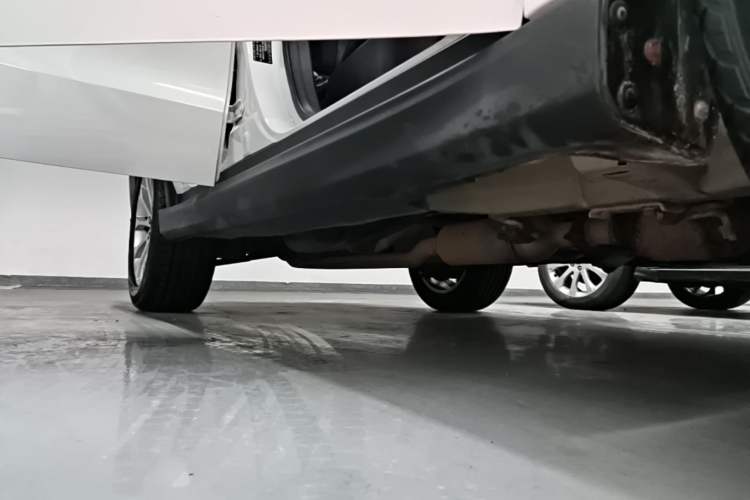 Used Haval H2 2018 Red-Label 1.5T Manual Two-Wheel Drive Luxury Model Right Side Sill