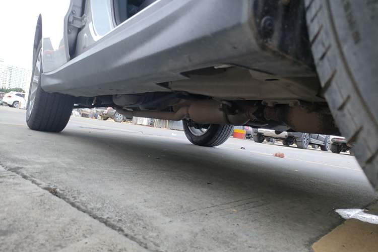 Used Haval H2 2018 Red-Label 1.5T Dual-Clutch Two-Wheel-Drive Luxury Model Right Side Sill