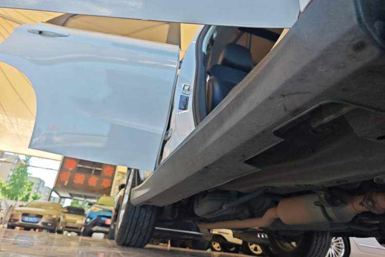 Used Haval H2 2018 Blue-Label 1.5T Dual-Clutch Two-Wheel-Drive Luxury Model Right Side Sill