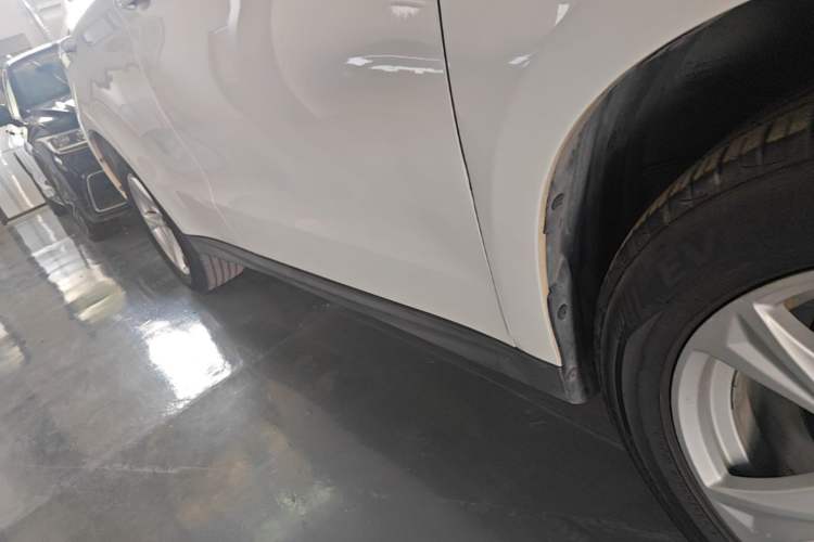 Used Haval H2 2018 Chuanxiang Edition Blue Badge 1.5T Dual-Clutch Two-Wheel Drive Fashionable Model Right Side Sill