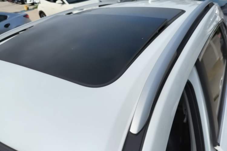 Used Haval H2 2018 1.5T Dual-Clutch Two-Wheel Drive Fashion Model China VI Standard Roof