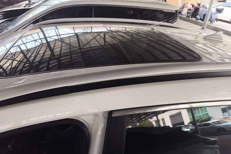 Used Haval H2 2018 Chuanxiang Edition Blue Badge 1.5T Dual-Clutch Two-Wheel Drive Fashionable Model Roof