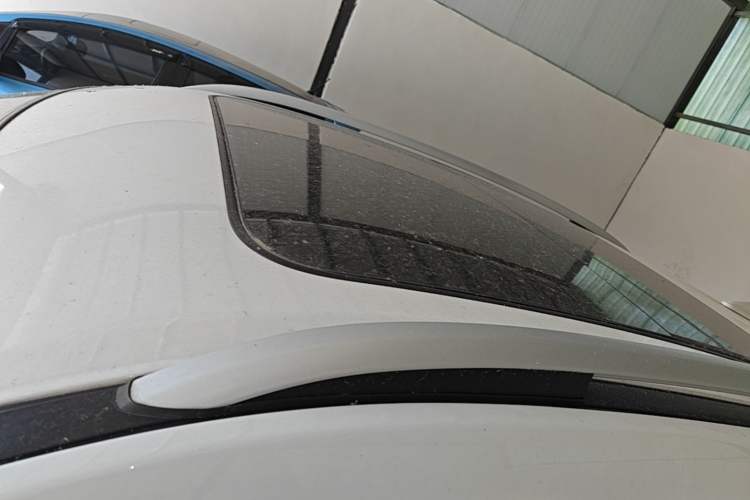 Used Haval H2 2018 Chuanxiang Edition Blue Badge 1.5T Dual-Clutch Two-Wheel Drive Fashionable Model Roof