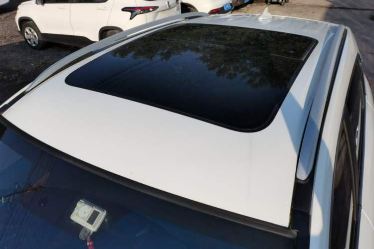 Used Haval H2 2018 Blue-Label 1.5T Dual-Clutch Two-Wheel-Drive Luxury Model Roof