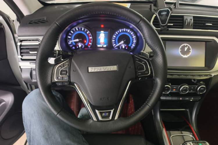 Used Haval H2 2018 Chuanxiang Edition Blue Badge 1.5T Dual-Clutch Two-Wheel Drive ZhiShang Model Steering Wheel