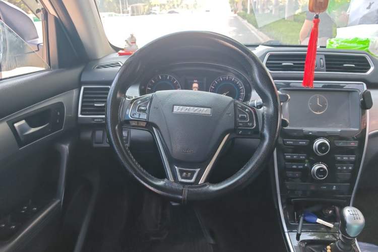 Used Haval H2 2018 1.5T Manual Two-Wheel Drive Luxury Model China VI Standard Steering Wheel