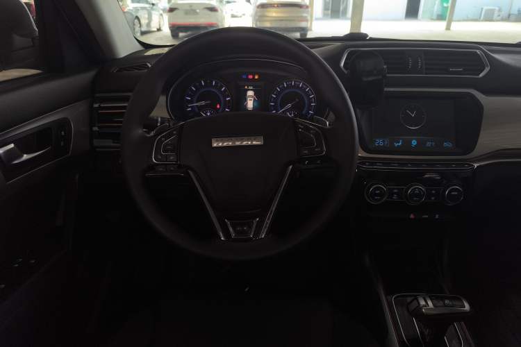 Used Haval H2 2018 Chuanxiang Edition Blue Badge 1.5T Dual-Clutch Two-Wheel Drive Fashionable Model Steering Wheel