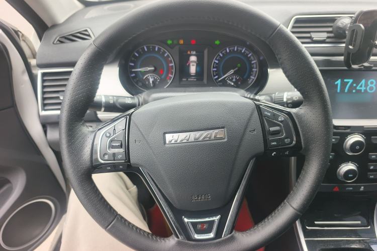 Used Haval H2 2018 Red-Label 1.5T Manual Two-Wheel Drive Elite Model Steering Wheel