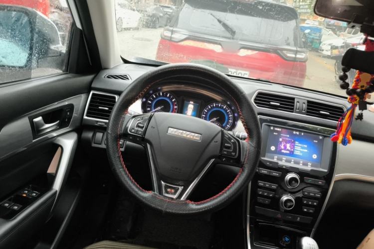 Used Haval H2 2018 Red-Label 1.5T Manual Two-Wheel Drive Elite Model Steering Wheel