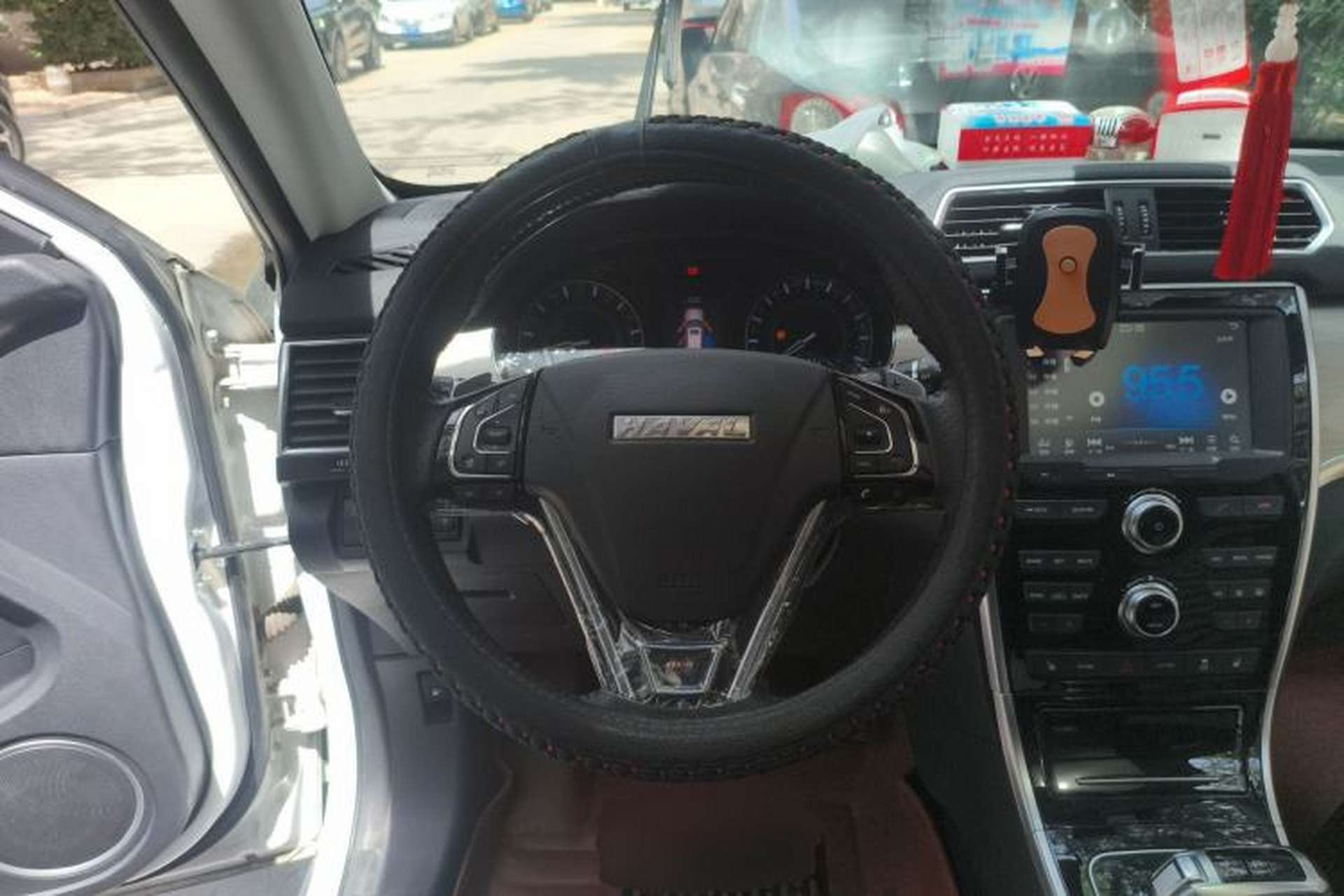 Used Haval H2 2018 Red-Label 1.5T Dual-Clutch Two-Wheel-Drive Luxury Model Steering Wheel