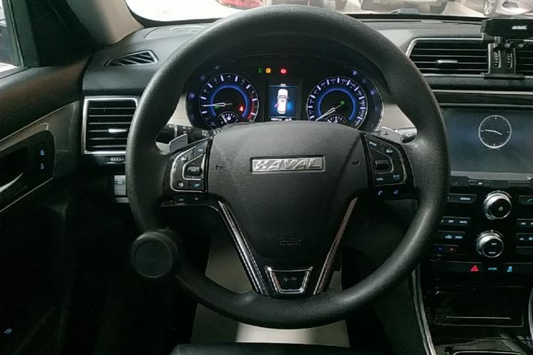 Used Haval H2 2018 1.5T Dual-Clutch Two-Wheel Drive Fashion Model China VI Standard Steering Wheel