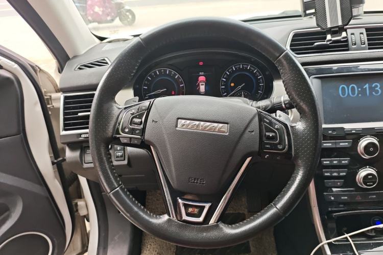 Used Haval H2 2018 Red-Label 1.5T Dual-Clutch Two-Wheel-Drive Luxury Model Steering Wheel