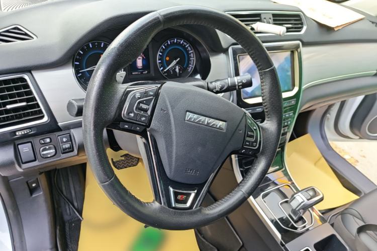 Used Haval H2 2018 Red-Label 1.5T Dual-Clutch Two-Wheel-Drive Elite Model Steering Wheel