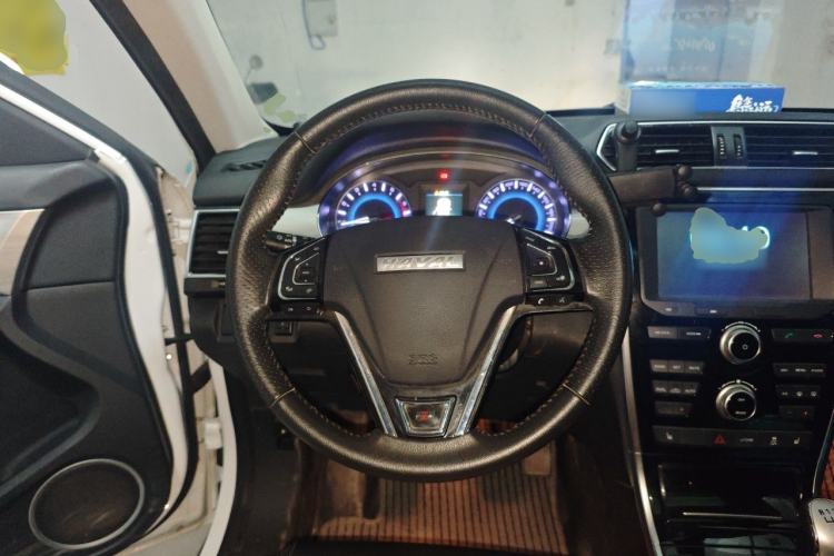Used Haval H2 2018 Red-Label 1.5T Manual Two-Wheel Drive Luxury Model Steering Wheel