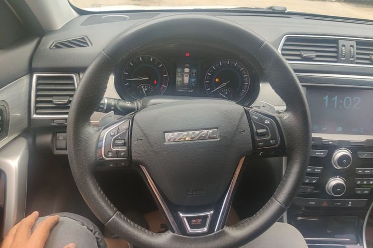 Used Haval H2 2018 Red-Label 1.5T Dual-Clutch Two-Wheel-Drive Elite Model Steering Wheel