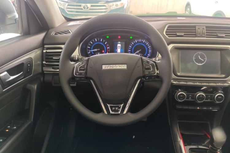 Used Haval H2 2018 1.5T Manual Two-Wheel Drive Luxury Model China VI Standard Steering Wheel