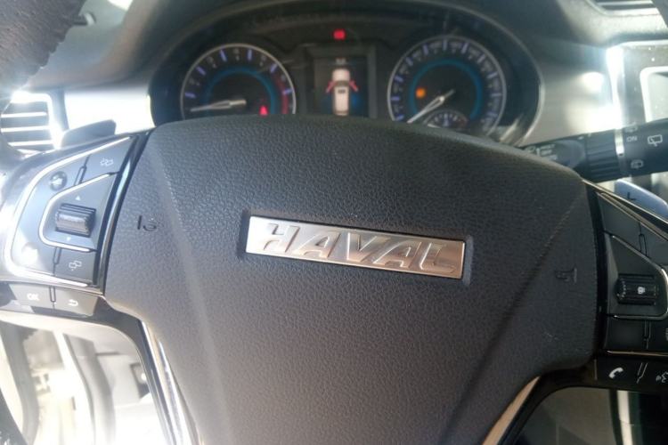 Used Haval H2 2018 Red-Label 1.5T Dual-Clutch Two-Wheel-Drive Luxury Model Steering Wheel