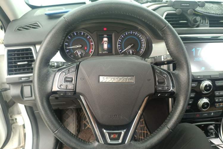Used Haval H2 2018 Red-Label 1.5T Manual Two-Wheel Drive Elite Model Steering Wheel