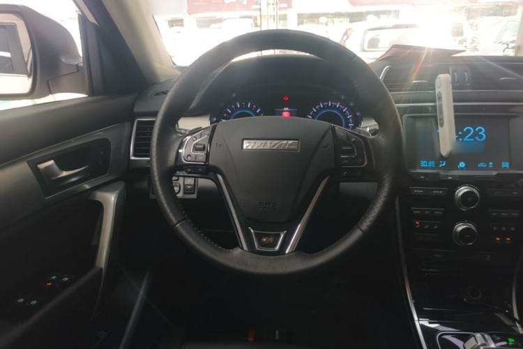 Used Haval H2 2018 Red-Label 1.5T Dual-Clutch Two-Wheel-Drive Elite Model Steering Wheel