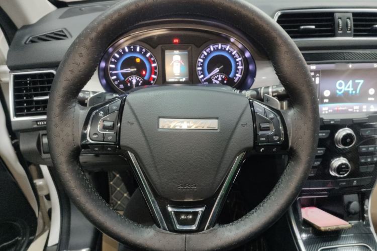 Used Haval H2 2018 1.5T Dual-Clutch Two-Wheel Drive Fashion Model China VI Standard Steering Wheel