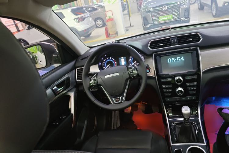 Used Haval H2 2018 Red-Label 1.5T Manual Two-Wheel Drive Luxury Model Steering Wheel