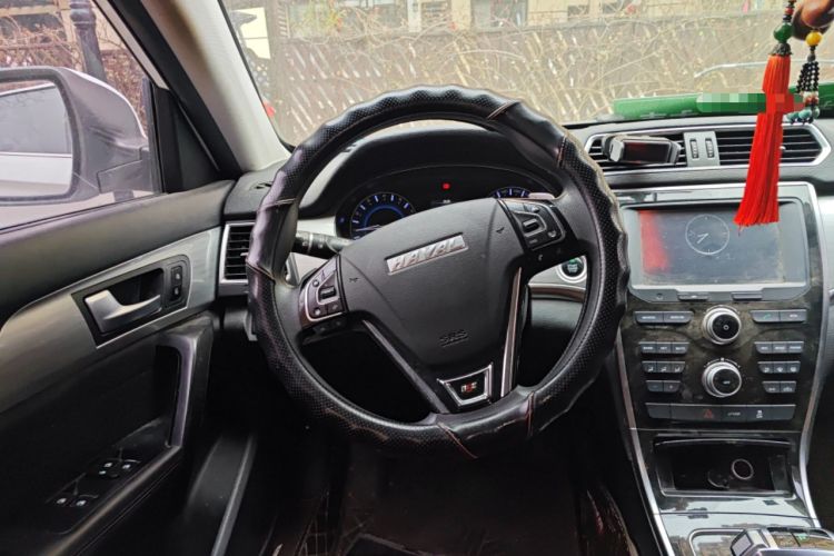 Used Haval H2 2018 Chuanxiang Edition Red Badge 1.5T Dual-Clutch Two-Wheel Drive Fashionable Model Steering Wheel