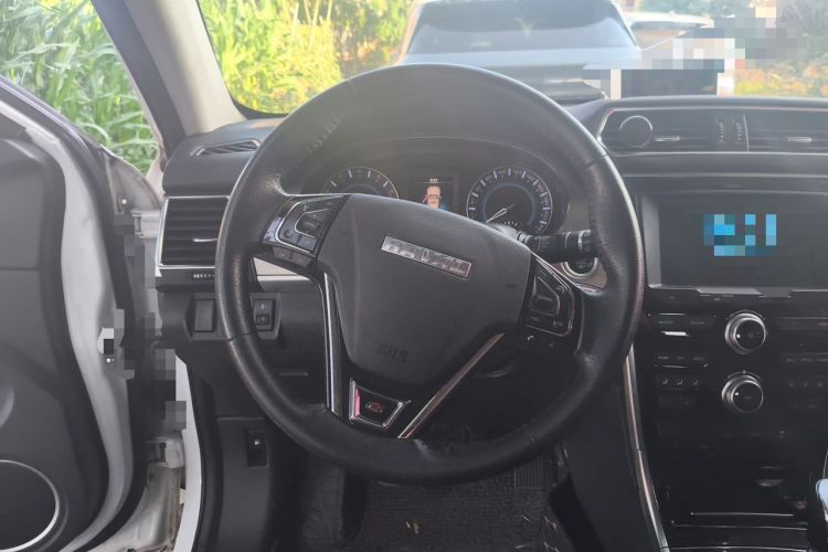 Used Haval H2 2018 Red-Label 1.5T Manual Two-Wheel Drive Elite Model Steering Wheel