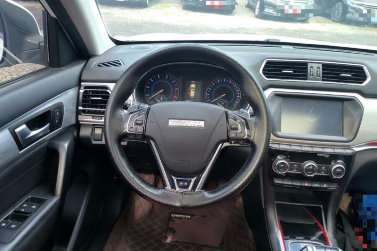 Used Haval H2 2018 Chuanxiang Edition Blue Badge 1.5T Dual-Clutch Two-Wheel Drive Fashionable Model Steering Wheel