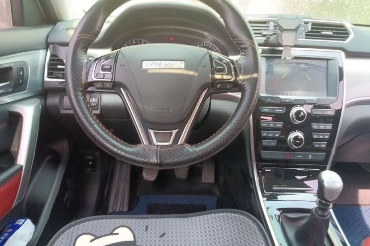 Used Haval H2 2018 Red-Label 1.5T Manual Two-Wheel Drive Elite Model Steering Wheel