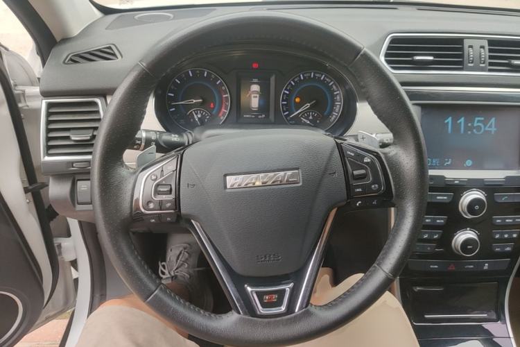 Used Haval H2 2018 Red-Label 1.5T Dual-Clutch Two-Wheel-Drive Elite Model Steering Wheel