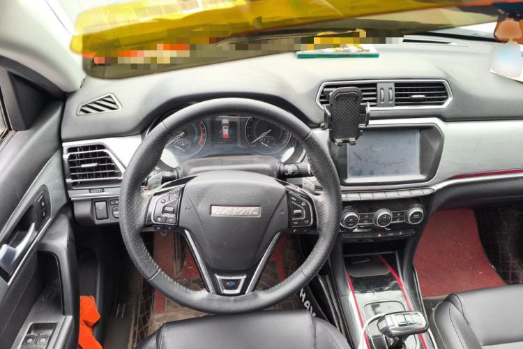 Used Haval H2 2018 Chuanxiang Edition Blue Badge 1.5T Dual-Clutch Two-Wheel Drive ZhiShang Model Steering Wheel