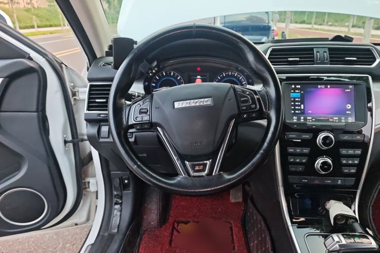 Used Haval H2 2018 Red-Label 1.5T Dual-Clutch Two-Wheel-Drive Elite Model Steering Wheel