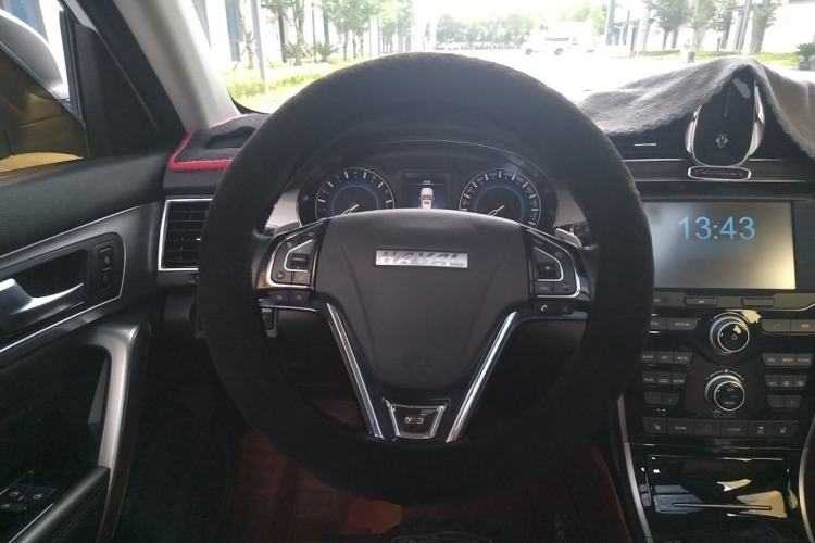 Used Haval H2 2018 Red-Label 1.5T Dual-Clutch Two-Wheel-Drive Luxury Model Steering Wheel