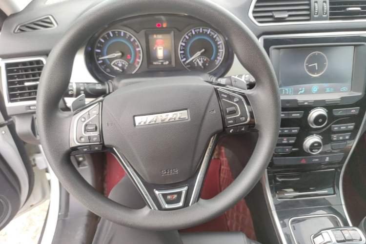 Used Haval H2 2018 Chuanxiang Edition Red Badge 1.5T Dual-Clutch Two-Wheel Drive Fashionable Model Steering Wheel