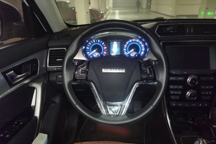 Used Haval H2 2018 Red-Label 1.5T Dual-Clutch Two-Wheel-Drive Luxury Model Steering Wheel