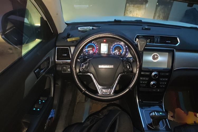 Used Haval H2 2018 Chuanxiang Edition 1.5T Dual-Clutch Two-Wheel Drive Fashion Model China V Standard Steering Wheel