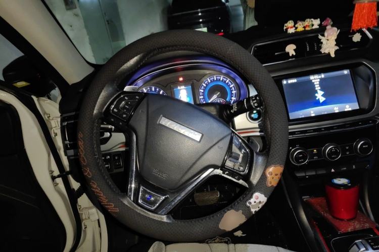 Used Haval H2 2018 1.5T Dual-Clutch Two-Wheel Drive ZhiShang Model China VI Standard Steering Wheel