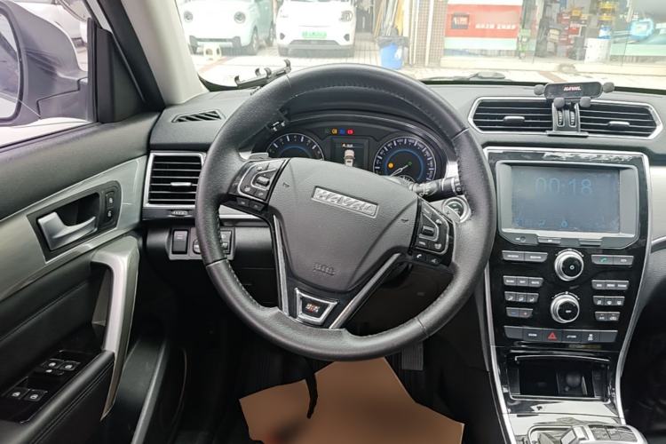 Used Haval H2 2018 Red-Label 1.5T Dual-Clutch Two-Wheel-Drive Elite Model Steering Wheel