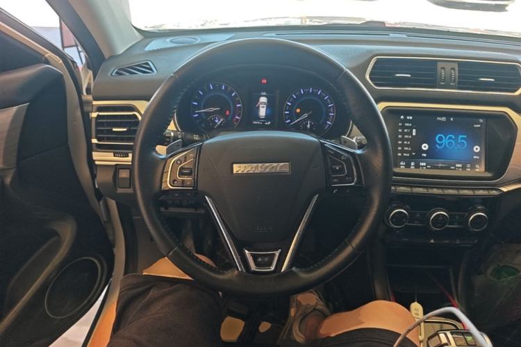 Used Haval H2 2018 Blue-Label 1.5T Dual-Clutch Two-Wheel-Drive Luxury Model Steering Wheel