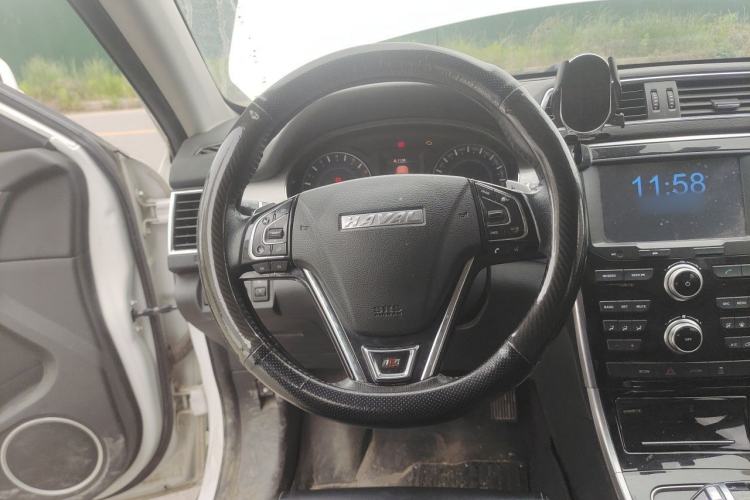 Used Haval H2 2018 Red-Label 1.5T Dual-Clutch Two-Wheel-Drive Elite Model Steering Wheel