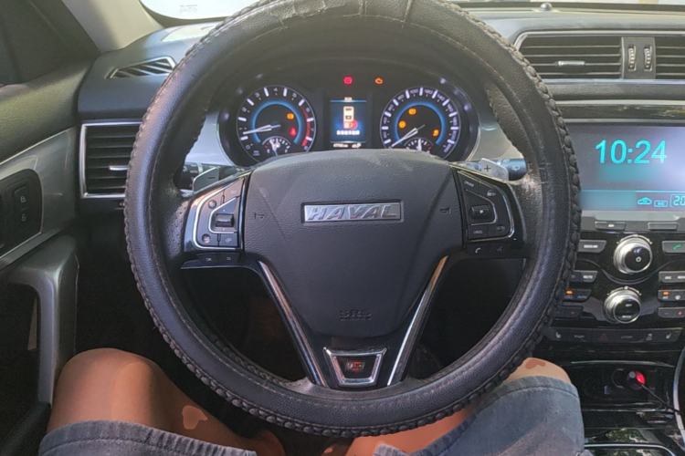 Used Haval H2 2018 Red-Label 1.5T Dual-Clutch Two-Wheel-Drive Luxury Model Steering Wheel