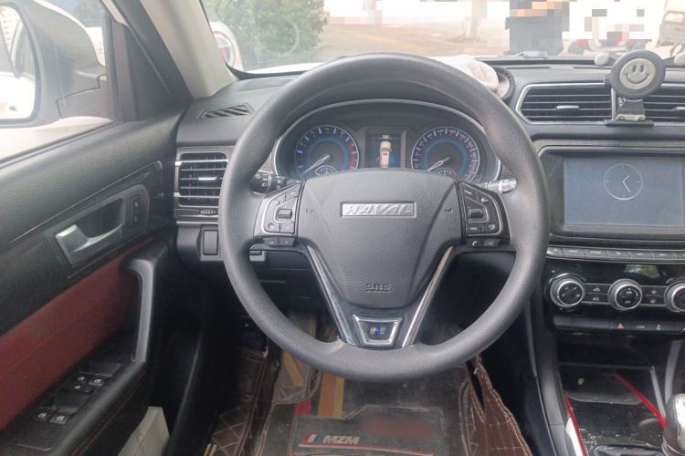 Used Haval H2 2018 Chuanxiang Edition Blue Badge 1.5T Manual Two-Wheel Drive Fashionable Model Steering Wheel
