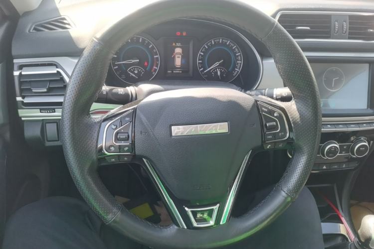 Used Haval H2 2018 Chuanxiang Edition Blue Badge 1.5T Manual Two-Wheel Drive Fashionable Model Steering Wheel