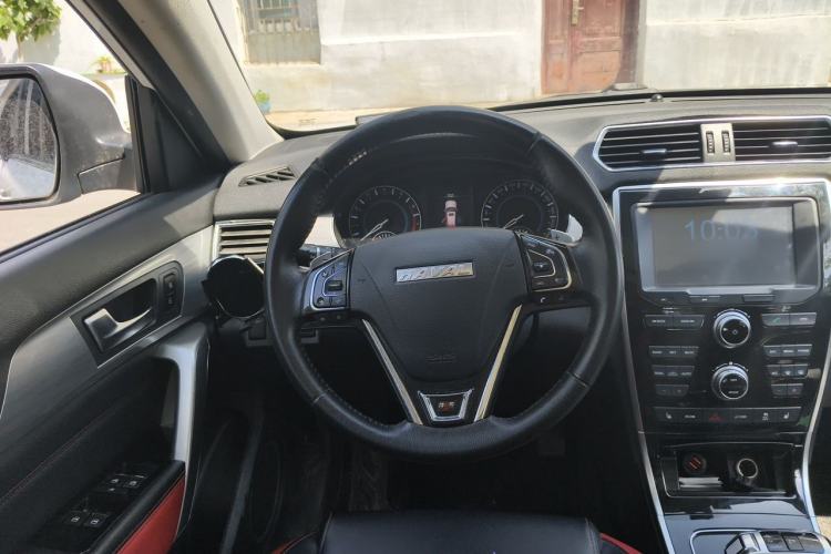 Used Haval H2 2018 Red-Label 1.5T Dual-Clutch Two-Wheel-Drive Luxury Model Steering Wheel