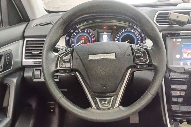 Used Haval H2 2018 1.5T Dual-Clutch Two-Wheel Drive ZhiShang Model China VI Standard Steering Wheel