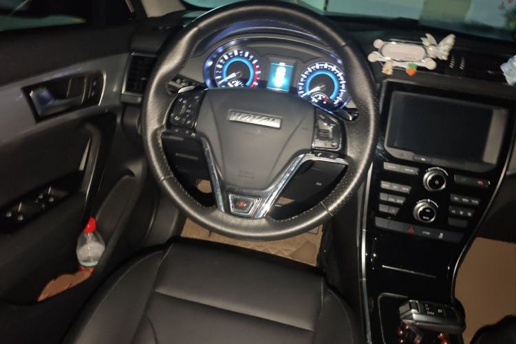 Used Haval H2 2018 Chuanxiang Edition Red Badge 1.5T Dual-Clutch Two-Wheel Drive ZhiShang Model Steering Wheel