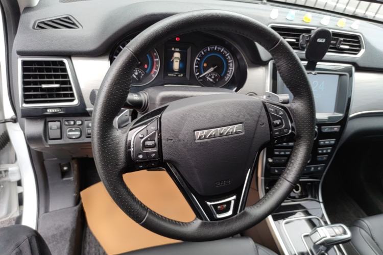 Used Haval H2 2018 Red-Label 1.5T Dual-Clutch Two-Wheel-Drive Luxury Model Steering Wheel