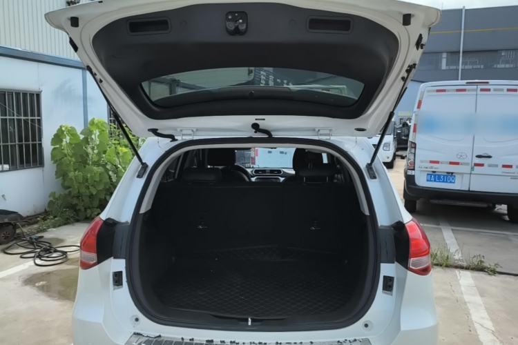 Used Haval H2 2018 1.5T Dual-Clutch Two-Wheel Drive Fashion Model China VI Standard Trunk