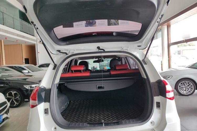 Used Haval H2 2018 Blue-Label 1.5T Dual-Clutch Two-Wheel-Drive Luxury Model Trunk