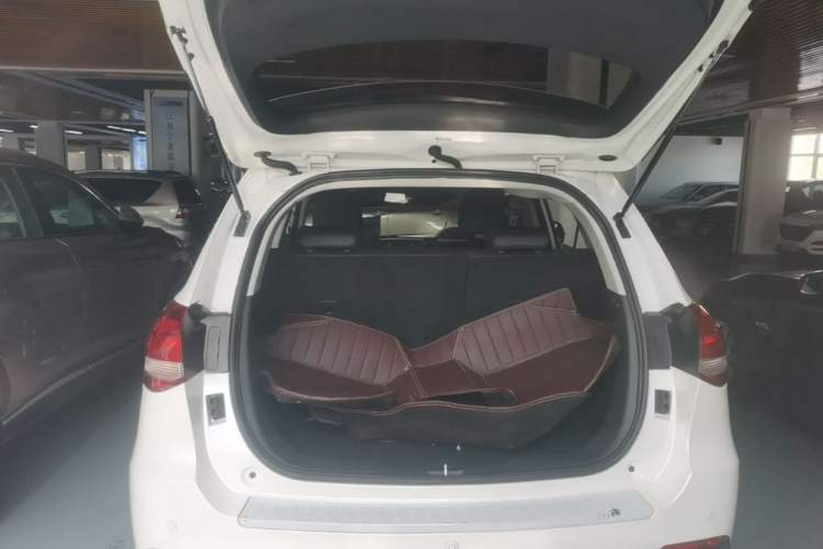 Used Haval H2 2018 1.5T Dual-Clutch Two-Wheel Drive Fashion Model China VI Standard Trunk